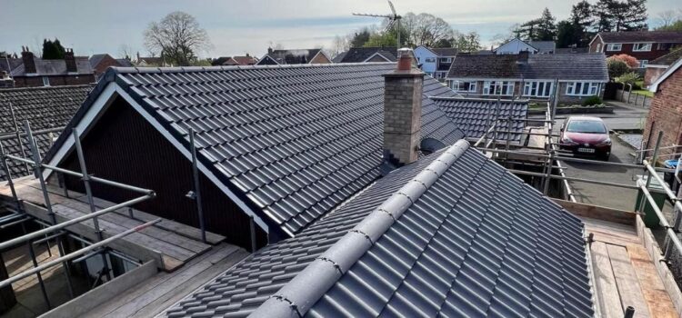 Flat Roof vs. Pitched Roof – Which is Best for Homes in Sevenoaks?